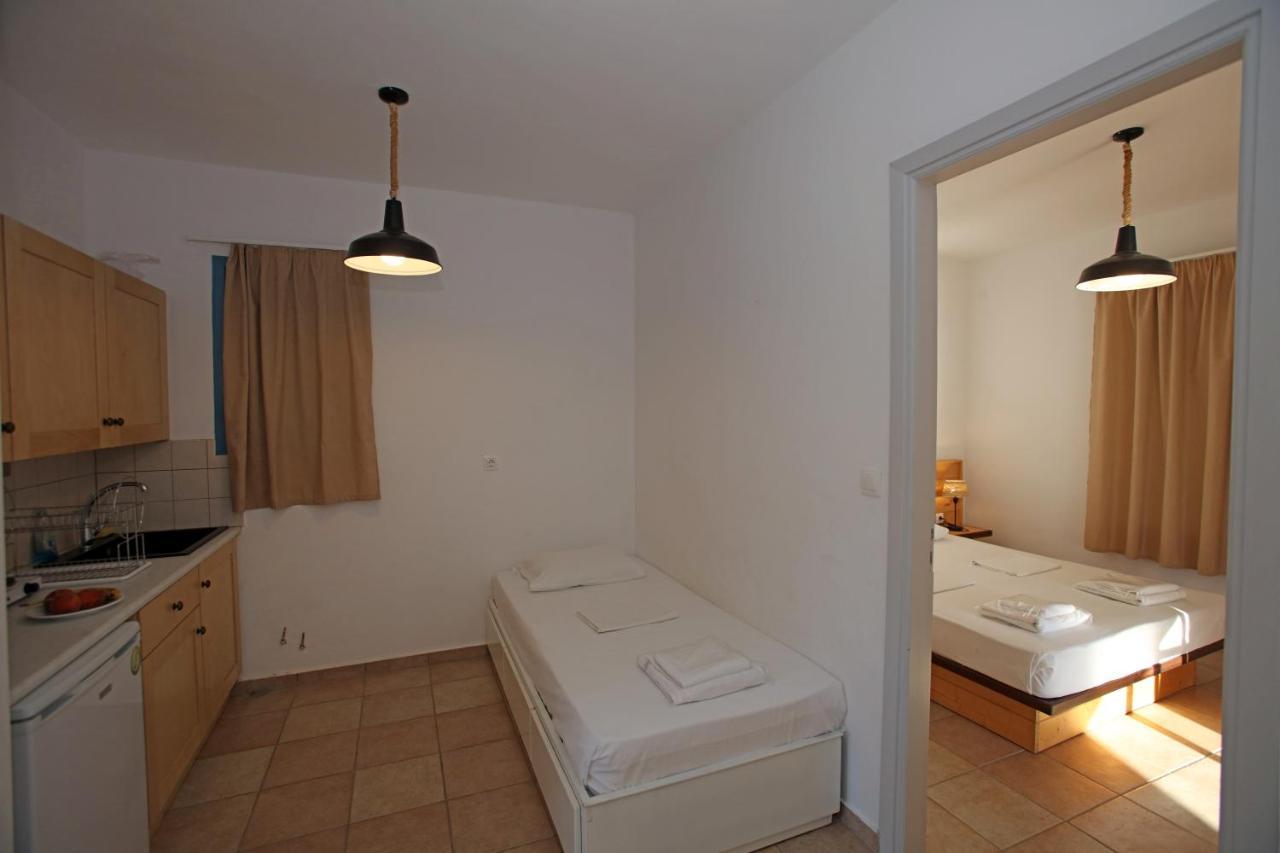 St George Village Batsíon Extérieur photo